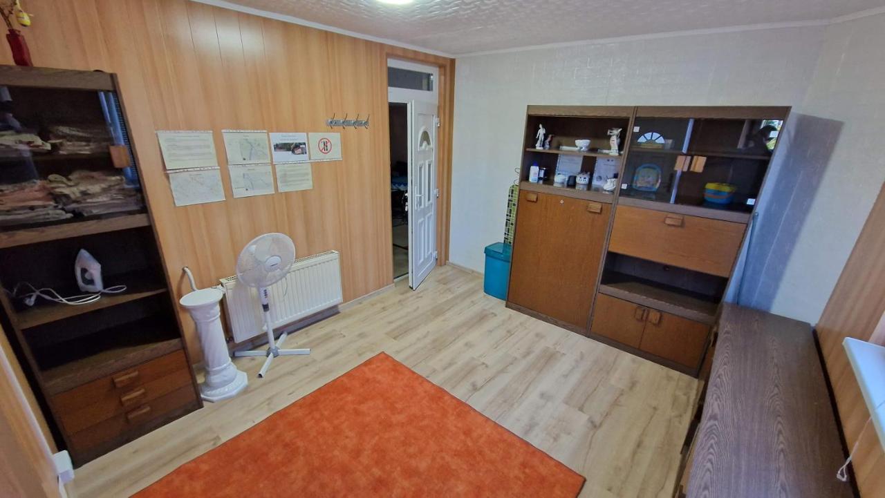 Friendly Apartment In The Suburb. Budapest Bagian luar foto
